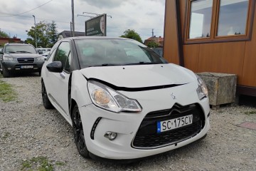 2014r, 1.2 Benzyna. Uszkodzony przód. Jeździ