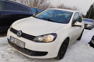 2011r, 1.6 TDI. Delikatnie uszko. Jeździ.