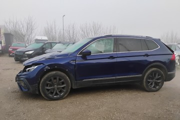 2022r, 1.5 Benzyna. AUT. Uszkodzony.Poobijany. Jeździ. VAT 23% brutto