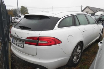 2013r, 3.0 Diesel, Uszkodzony przód.