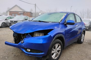 2017r, 1.5 Benzyna. Uszkodzony przód.