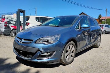 2014r, 2.0 CDTI. Uszkodzony lewy bok. Jeździ.