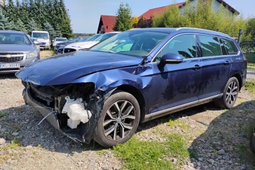 2017r,  Salonowy, 1.8TSI. Uszkodzony przód.