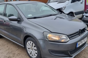 12/2011r, 1.6 TDI. Lekko uszkodzony przód. Jeździ.