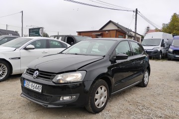 2014r, SALON POLSKA. 1.2 Benzyna. Lekko uszkodzony prawy bok. Jeździ.