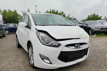 2015r, 1.6CRDI. Uszkodzony lewy przód. Jeździ.
