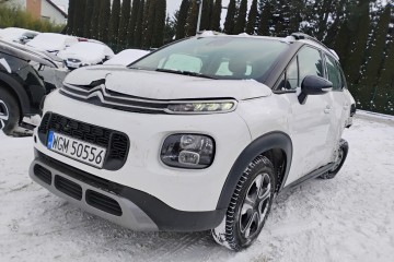 2018r, 1.2 Benzyna. Uszkodzony prawy przód i lewy tył. Jeździ