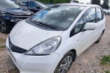 2013r, 1.2 LPG. Uszkodzony przód i lekko tył. Jeździ.