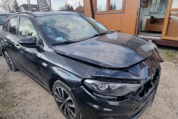 2019r, 1.4 LPG. Lekko uszkodzony przód i tył. Jeździ. VAT 23%