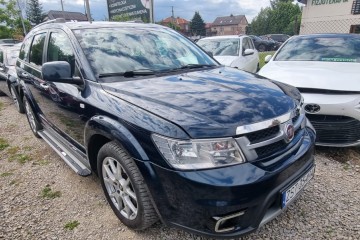 2013r, 2.0 DIESEL. 4x4. 7 osób. Lekko uszk przód i prawy tył. Jeździ.