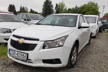 2012r, 1.8 Benzyna + LPG. Lekko uszkodzony prawy tył. Jeździ.