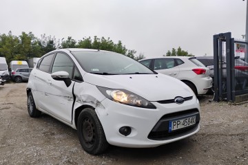 2010r, 1.6 Diesel. Lekko uszkodzony prawy bok. Jeździ