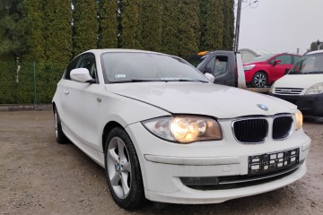 2011r, 2.0 Benzyna. Lekko uszkodzony lewy bok. Jeździ.